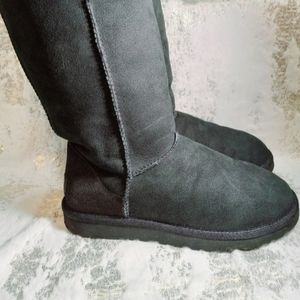UGG Women's Classic Tall II - Size 7 Women. MAKE AN OFFER